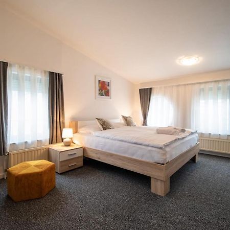 Bed and Breakfast Four Roses Zagreb Exterior foto