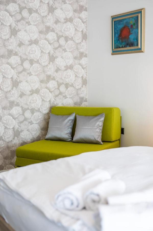 Bed and Breakfast Four Roses Zagreb Exterior foto